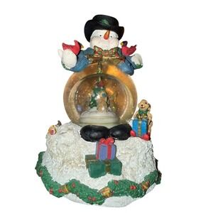 Avon Musical Lighted Snowman Water Globe Glitter Cardinals Christmas 8in flawed